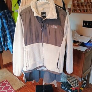 The North Face Cream and Gray Fleece Jacket